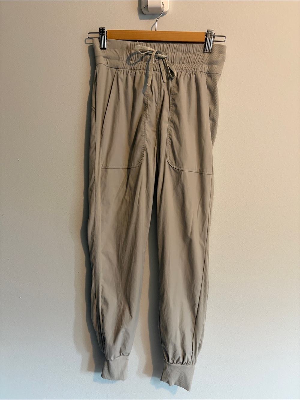 Women's Lightweight Drawstring Joggers - Taupe